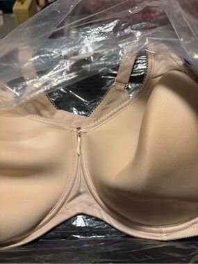 Wacoal Smooth Light Nude Full-Coverage Underwire Bra size 42 DDD